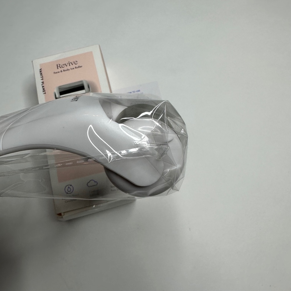 New in Box - Revive Face & Body Ice Roller - skin firming tightening, puffiness - Picture 9 of 12